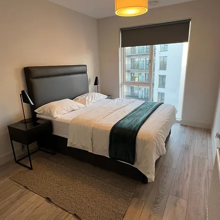 Spacious Shared With Private Bathroom Dublin *